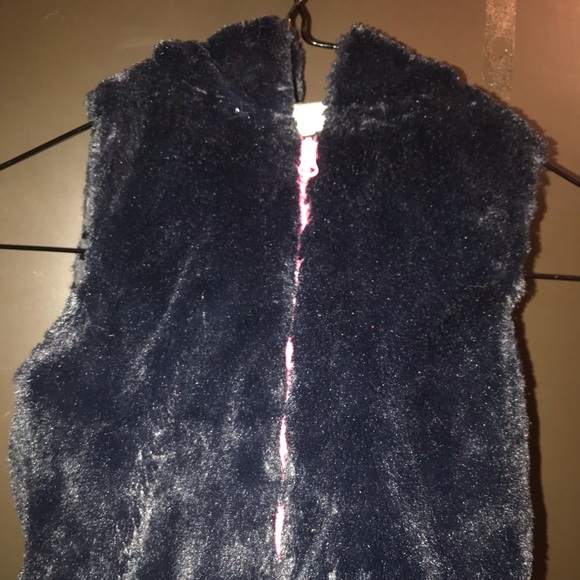 Wonderkids Other - Faux fur vest w/ bear ears on hoodie